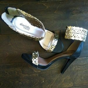 Cute heels... NEVER WORN!